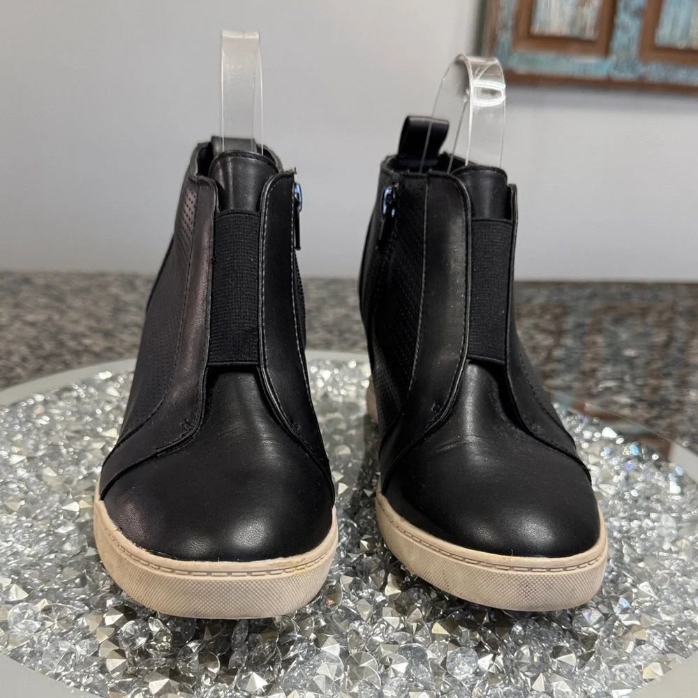 a new day Black Perforated Wedges 7.5